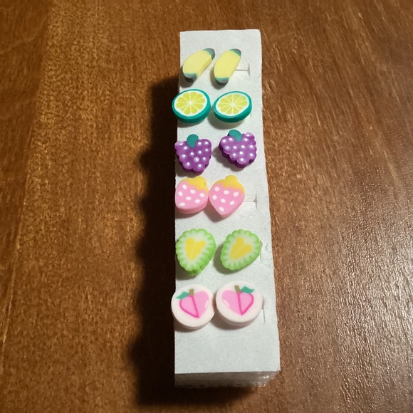 Polymer Clay Sliced Fruit/Fruit Stud Earrings Bundle New  6 pairs - Picture 4 of 8